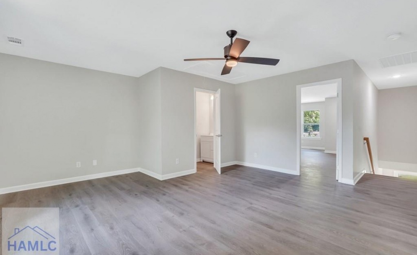 Spacious Upstairs Loft area