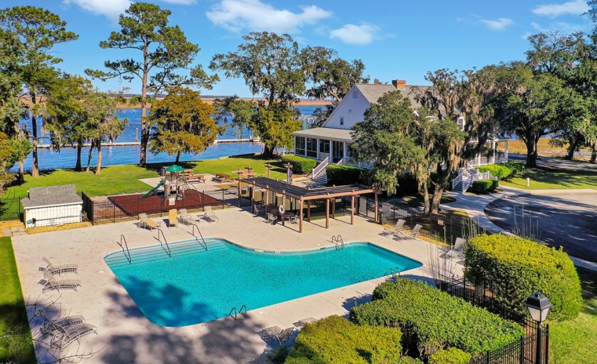 Pool, playground and clubhouse