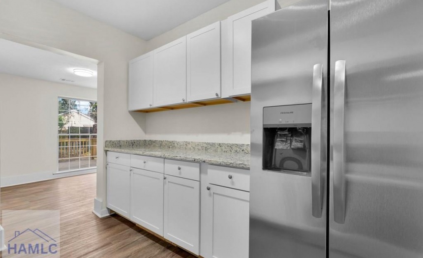 Modern Kitchen with Granite countertops, New cabin